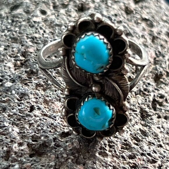Vintage Navajo Turquoise & Sterling Silver Double Decker Ring - Picture 8 of 14